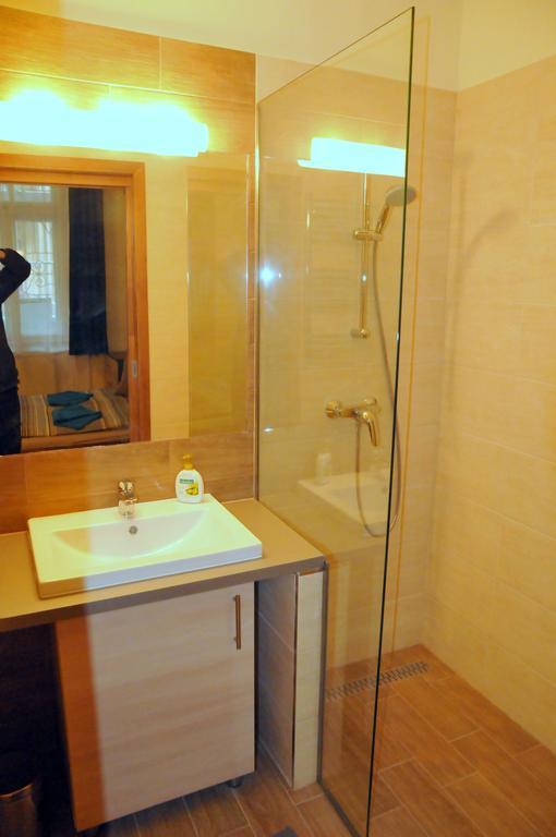 Frank & Fang Apartments Budapest Luaran gambar